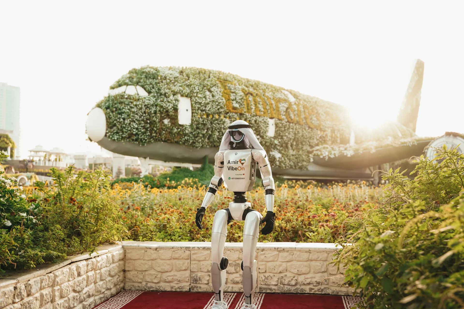 Amir VibeOn: Kim jest niezwykły humanoidalny robot z Dubaju? - Изображение галереи