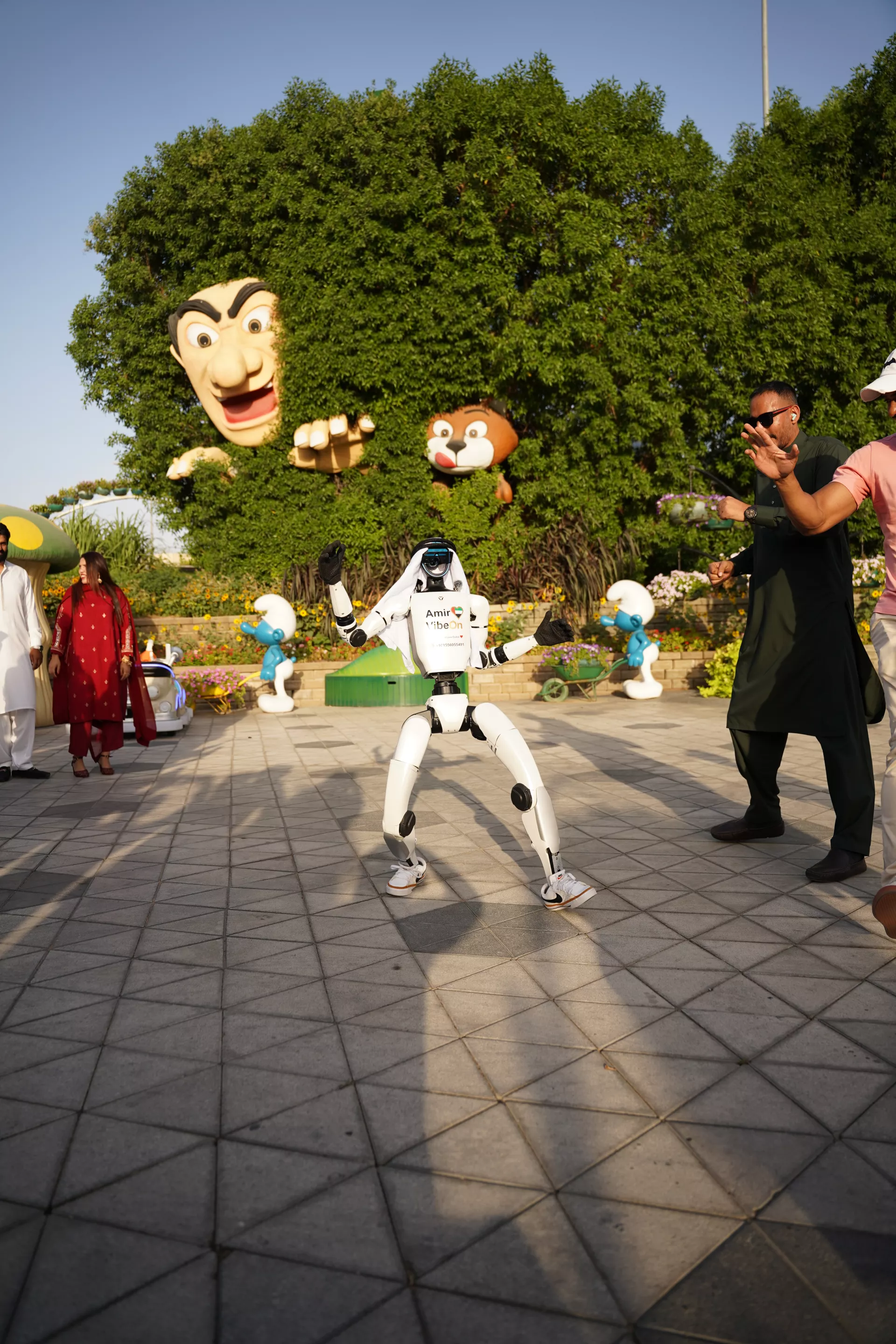 Amir VibeOn: Who Is the Extraordinary Humanoid Robot from Dubai? - Gallery image
